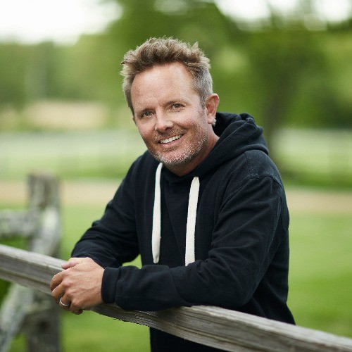 Listen to Chris Tomlin | Pandora Music & Radio